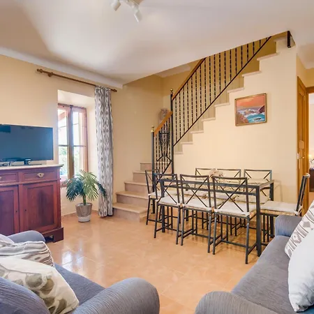 8 Guests In Sencelles